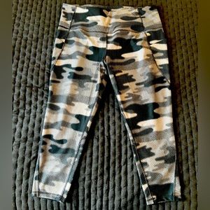 Xersion Digital Camo Leggings - NWOT - Size 2X
